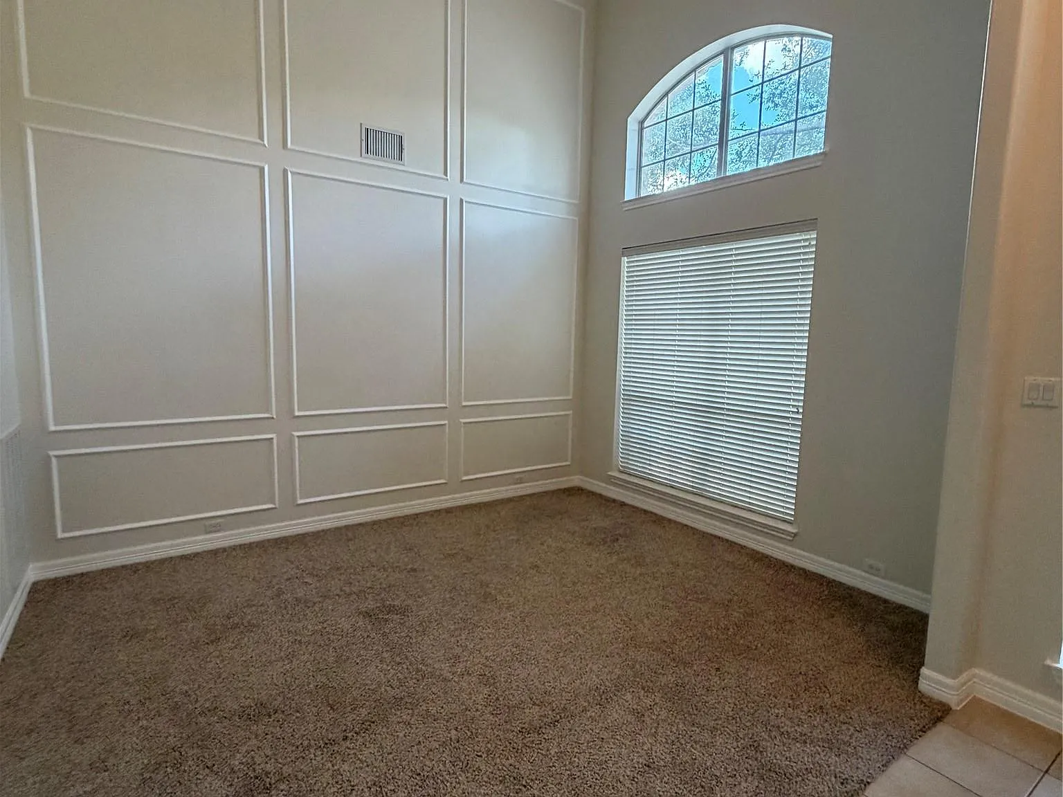 5 bed, 4.0 bath, 3589 sqft, $3,700 — Photo 4