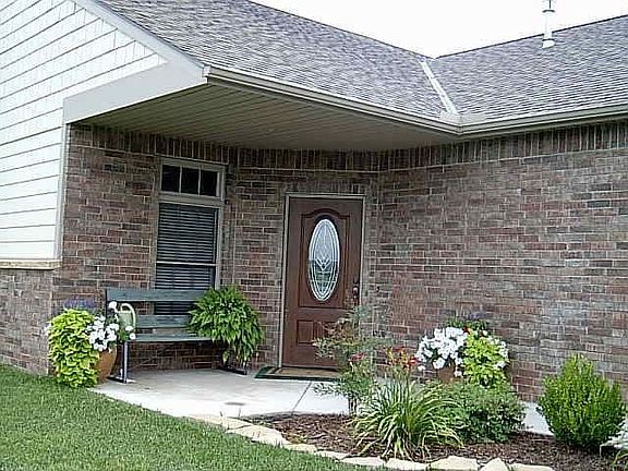 2nd image of 3521 Lakeshore Dr
