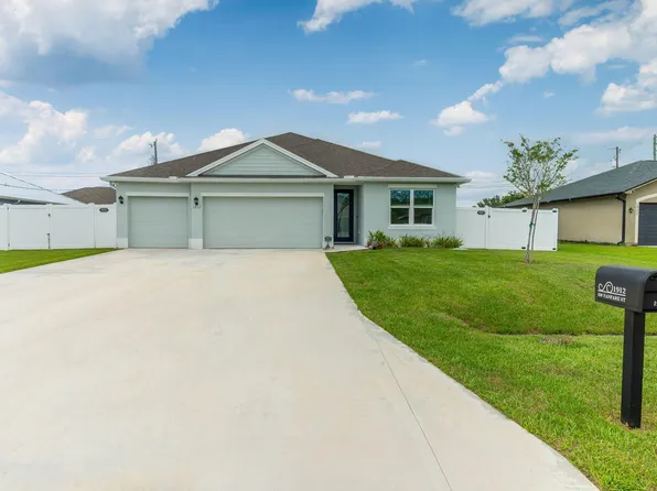 1912 SW Fanfare Street, Port St Lucie, FL 34987