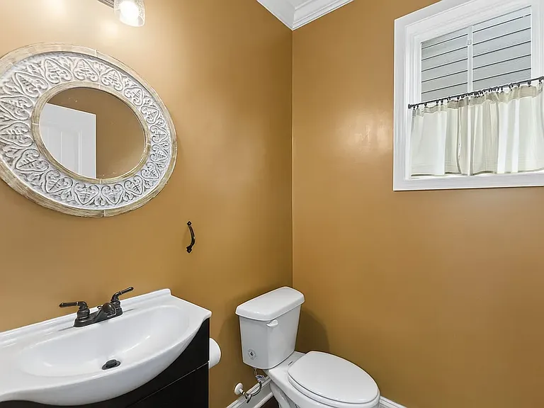 18 Cottage Knoll Cir — Photo 24