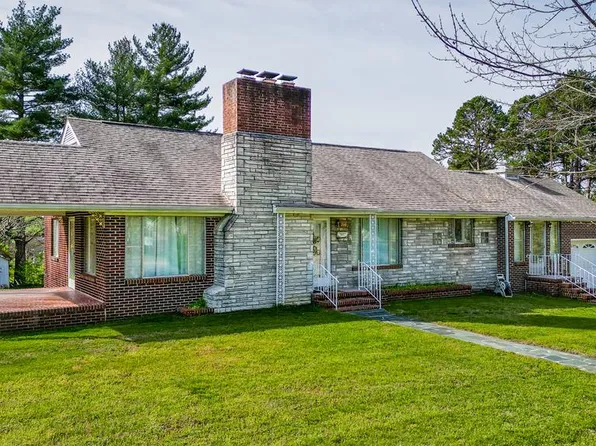 709 Virginia Ave, Chase City, VA 23924