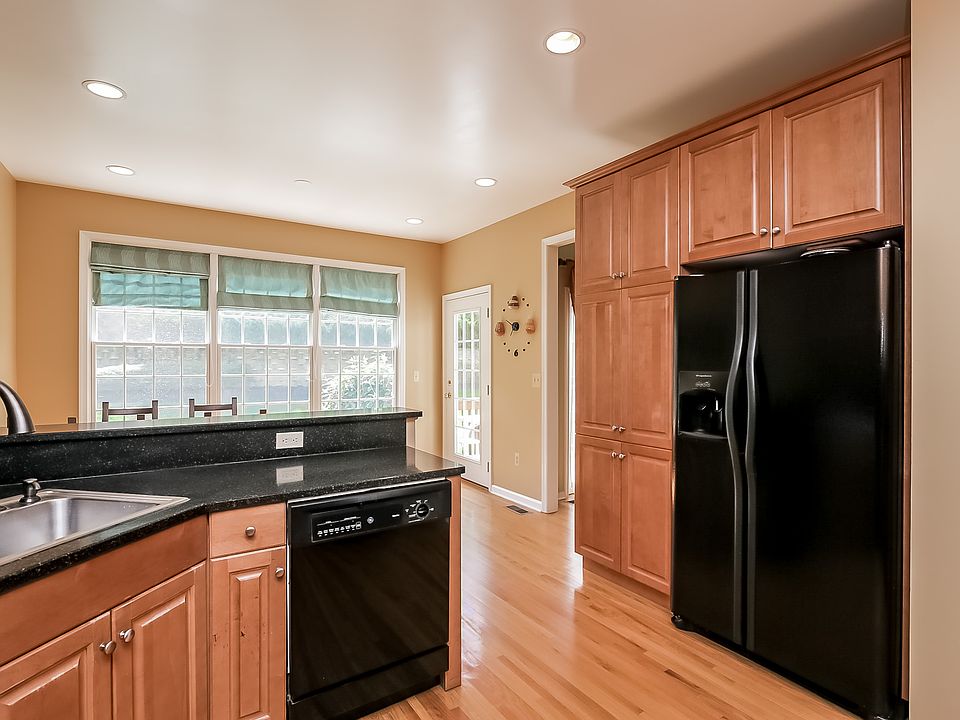 1st image of 5 Schweinberg Dr