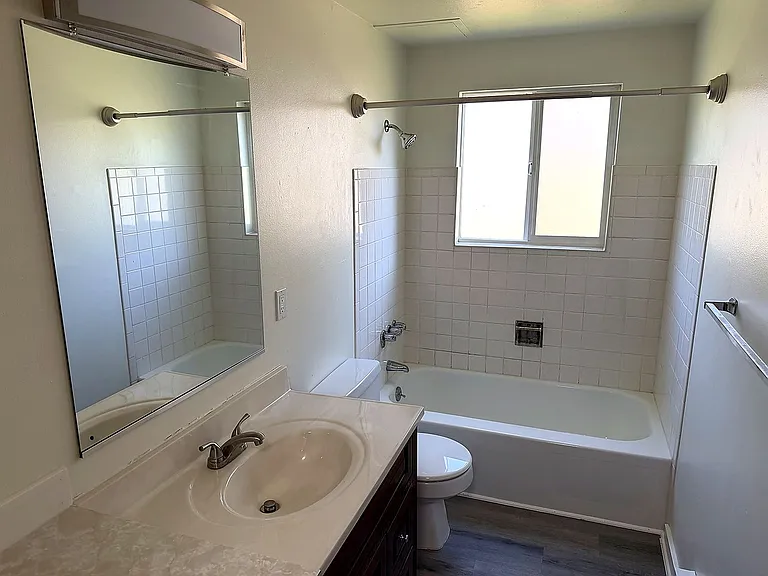 The Jules Apartments — Photo 9