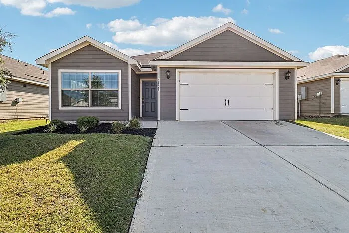 3 bed, 2.0 bath, 1552 sqft, $2,310 — Photo 1