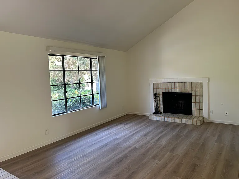 2162 Palmer Dr — Photo 3