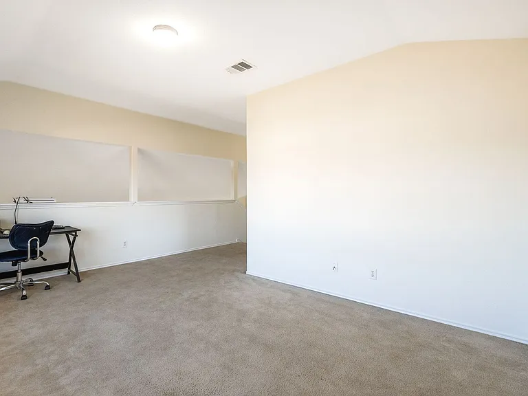 4407 Golden Gate Dr — Photo 11