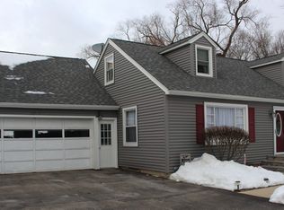 1090 Molitor Rd, Aurora, IL 60505