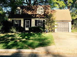 4950 Norwood St, Westwood, KS 66205