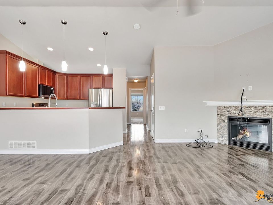 1st image of 1584 Northbluff Dr