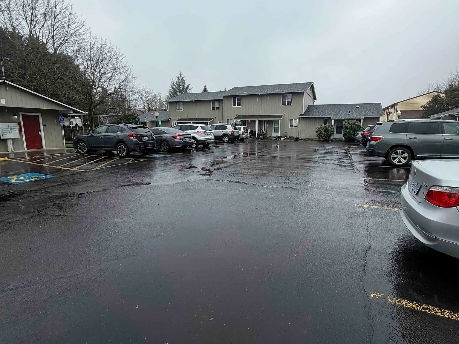 2 bed, 950 sqft, $1,552 — Photo 3