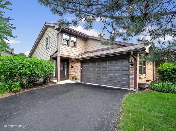 146 Indian Boundary Dr, Westmont, IL 60559