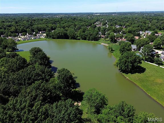 4th image of 31 Great Lakes Dr