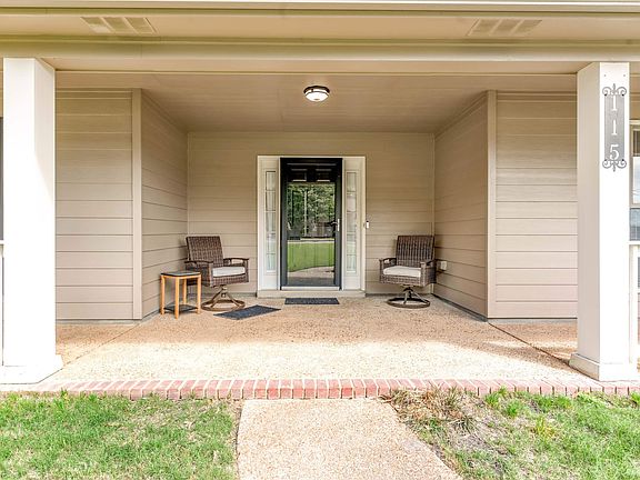 3rd image of 115 Countrywood Ln