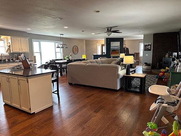 3rd image of 34617 E Highway P