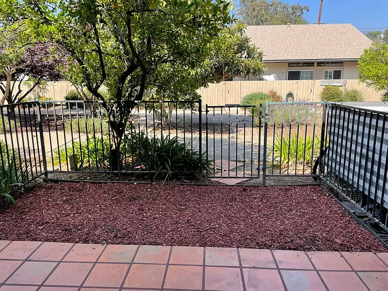 4700 Dexter Dr — Photo 16