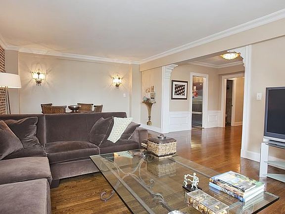 3rd image of 25 Sutton Pl S APT 3-I