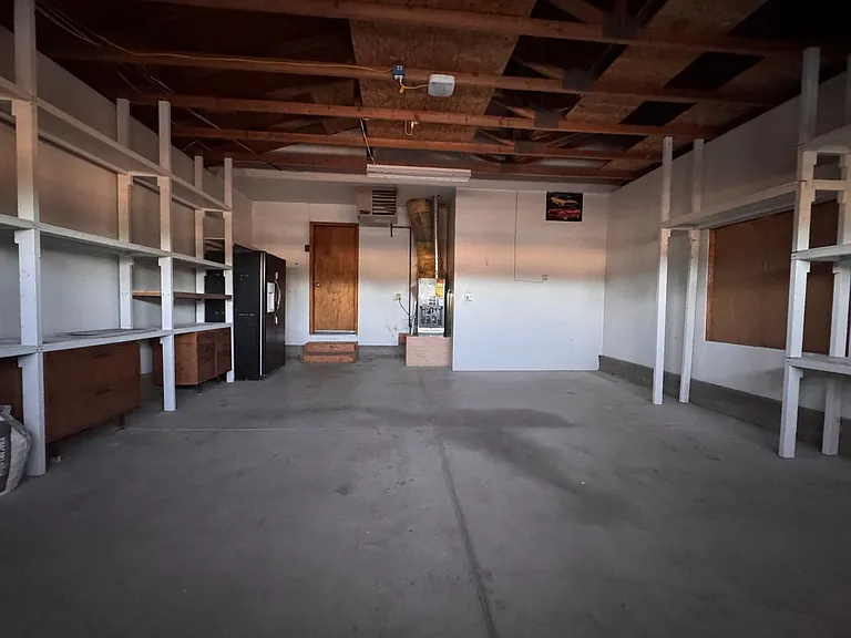 615 Shawn Way — Photo 10