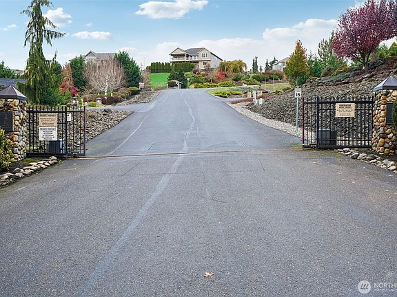 4th image of 49 Essex Drive