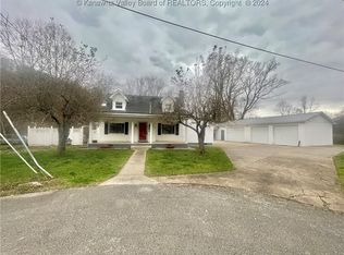 710 Hemlock Dr, Elkview, WV 25071