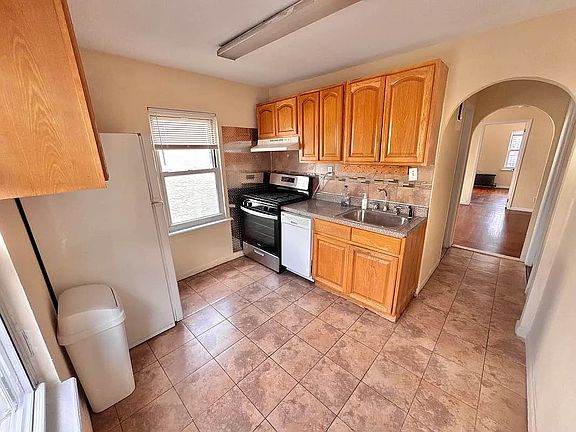 3rd image of 22-14 21st St #2B