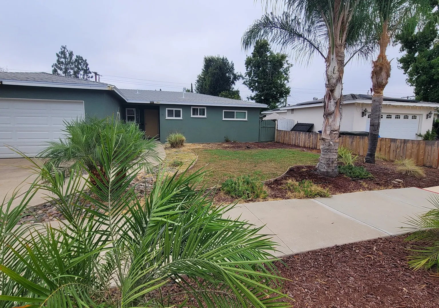 3 bed, 1303 sqft, $3,600 — Photo 2