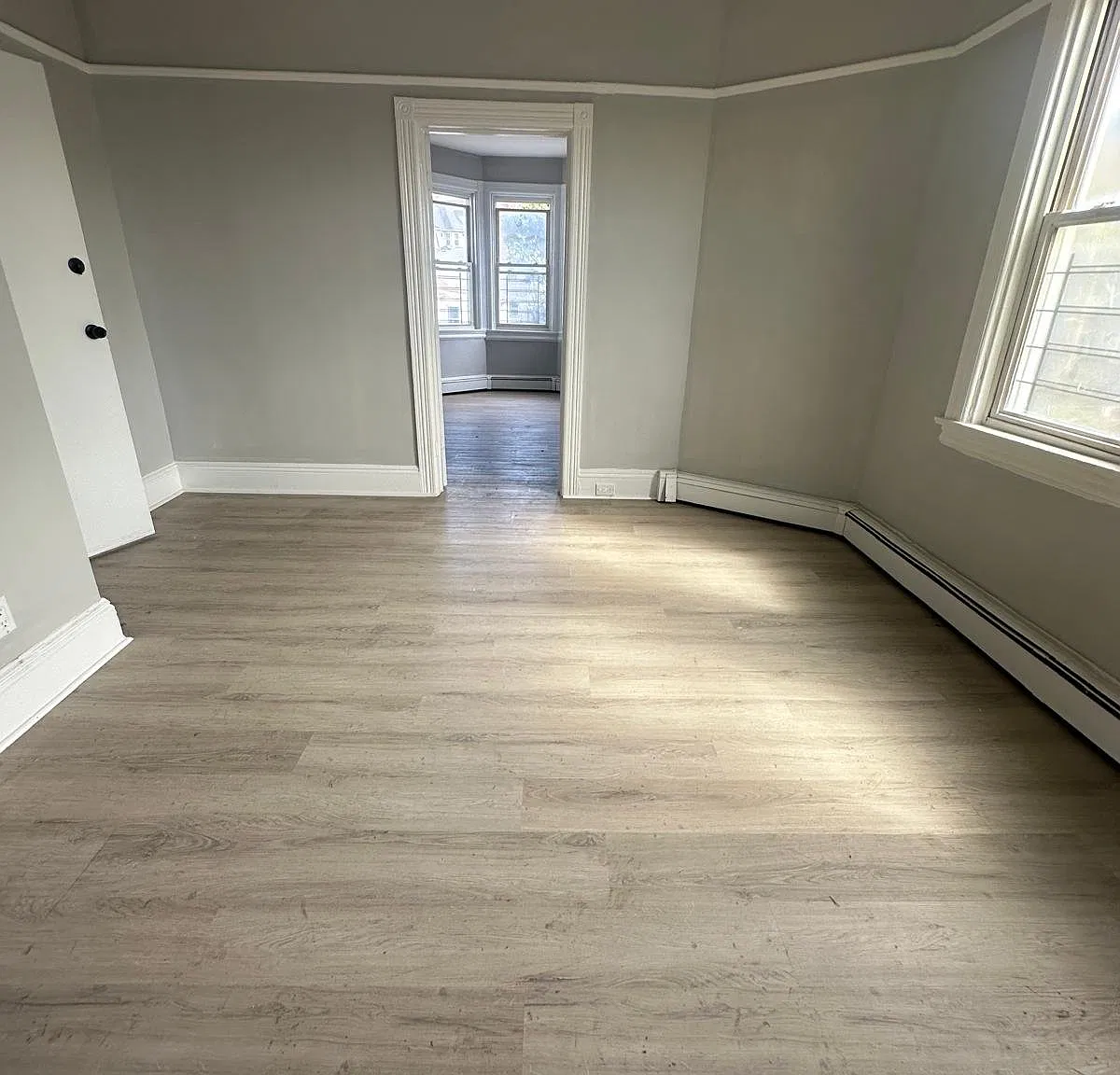 3 bed, 1.0 bath, $3,300 — Photo 2