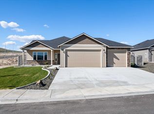 646 Cortona Way, Richland, WA 99352