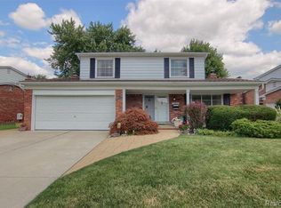 33836 Orban Dr, Sterling Heights, MI 48310