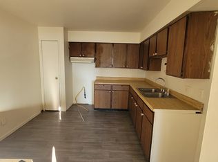 8950 N 97th St, Milwaukee, WI 53224