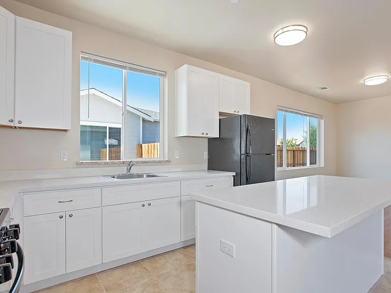 2354 Marina Blvd — Photo 9