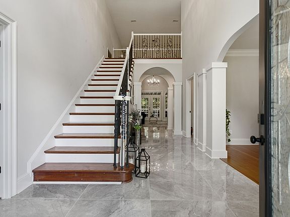 5th image of 2205 Oakleigh Dr