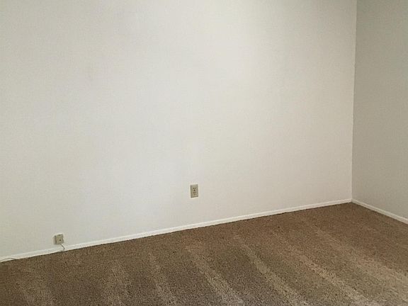 4th image of 706 Nichols Dr #B