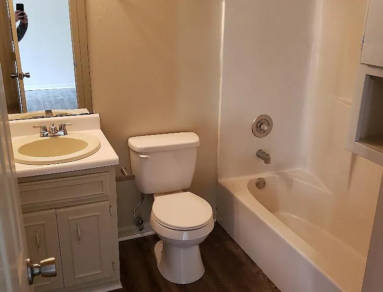 230 Lanier Dr #215 — Photo 25