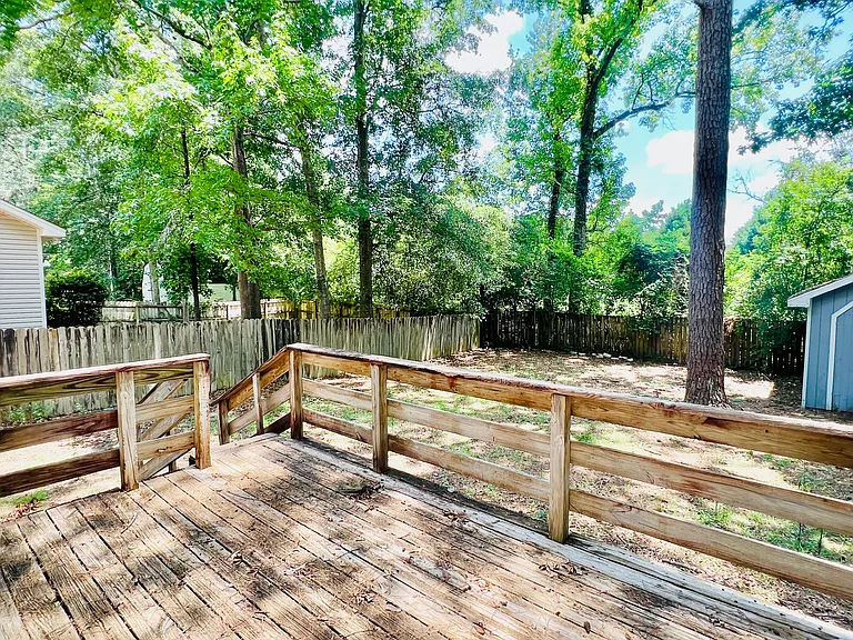 347 Darlington Cir — Photo 4