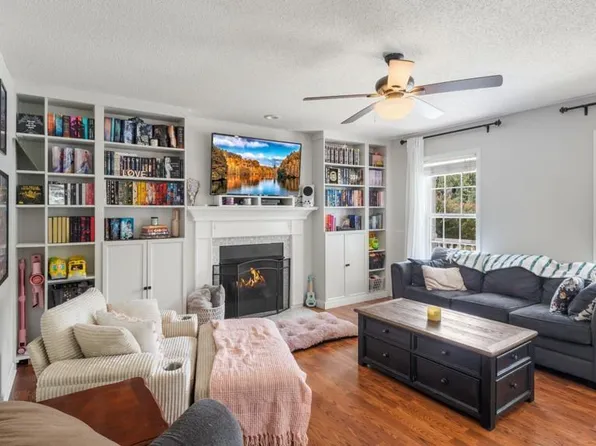 970 Winterside Ln, Winston Salem, NC 27107