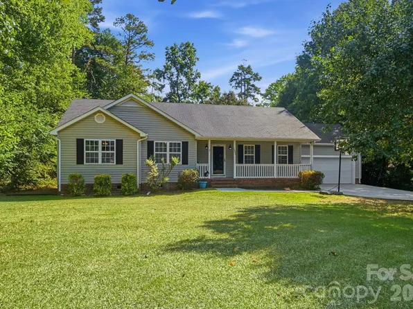 1001 Highland Woods Dr, Kannapolis, NC 28083