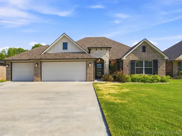 8457 Spring Creek Ct, Claremore, OK 74019