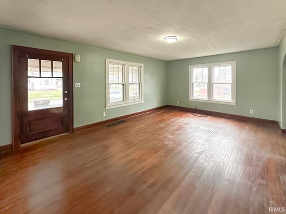 4th image of 1308 E Wabash St
