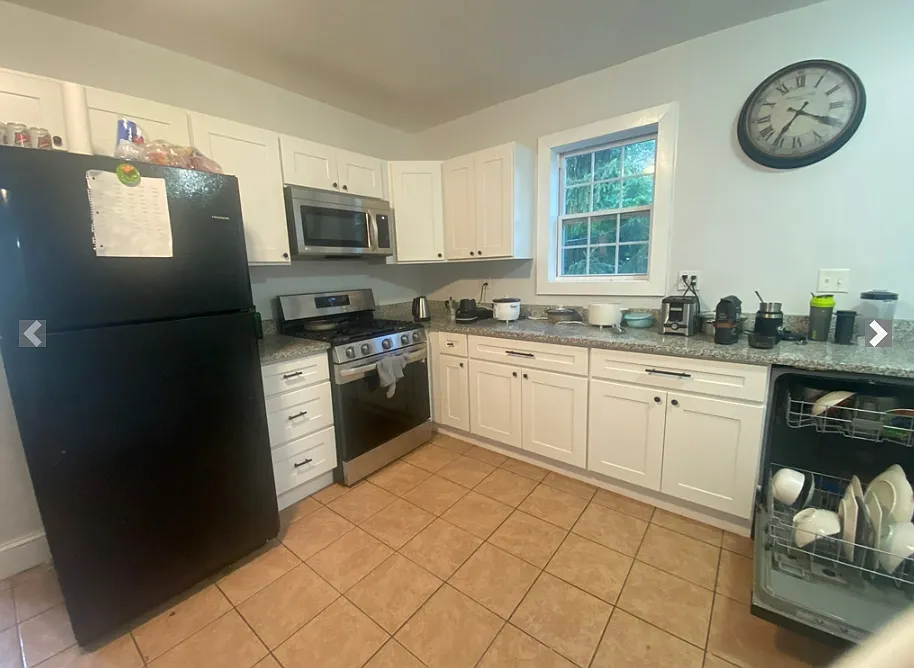 5 bed, 1600 sqft, $4,800 — Photo 1