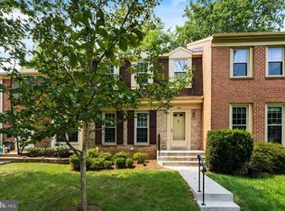 2902 Village Spring Ln, Vienna, VA 22181