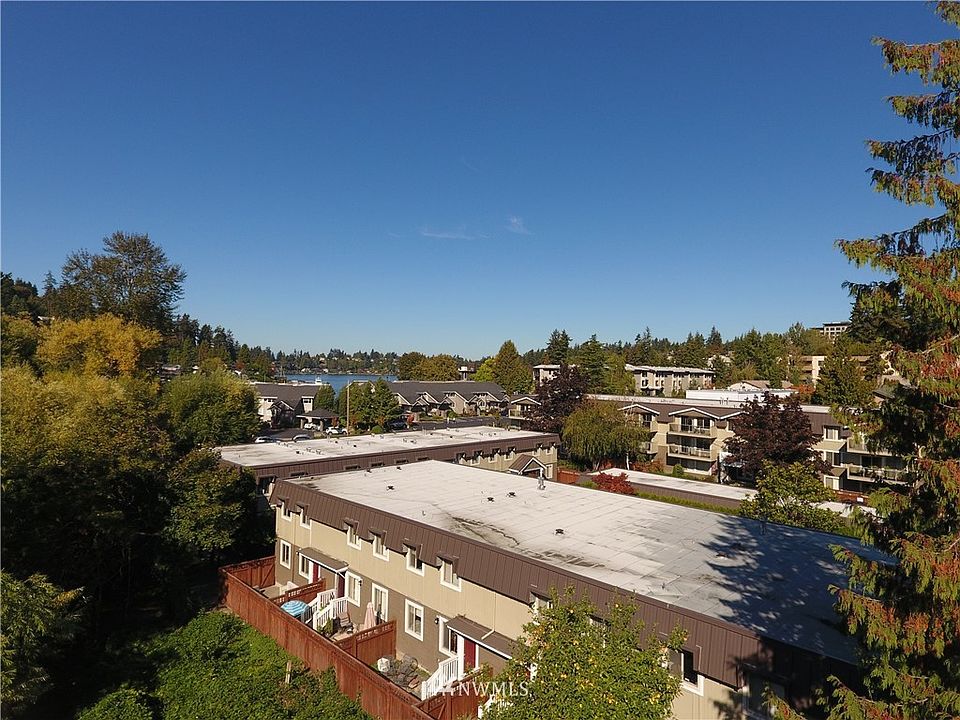 2nd image of 415 102nd Avenue SE