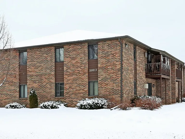 Deerbrook Apartments — Photo 11