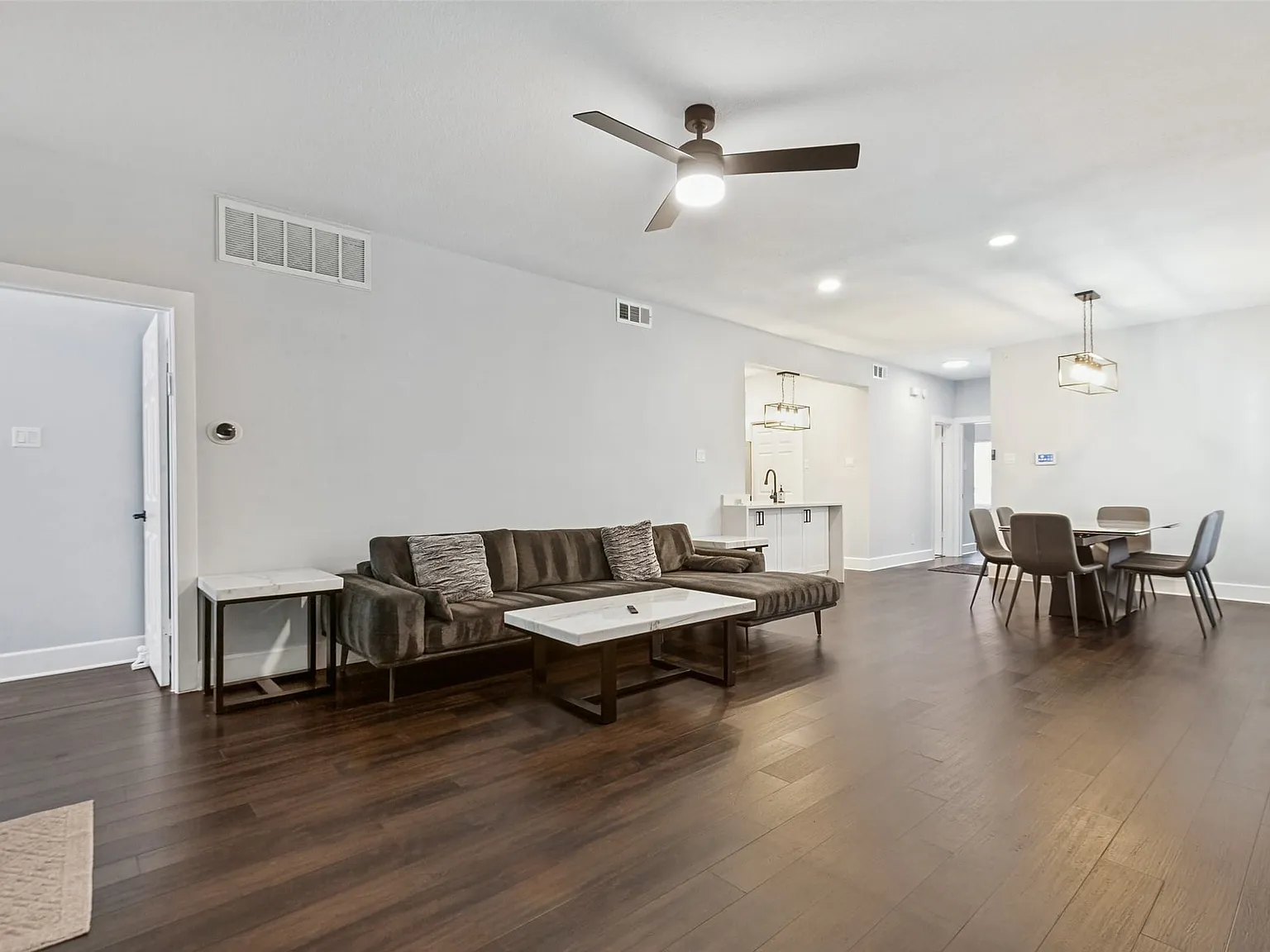 2 bed, 2.0 bath, 1144 sqft, $2,650 — Photo 2