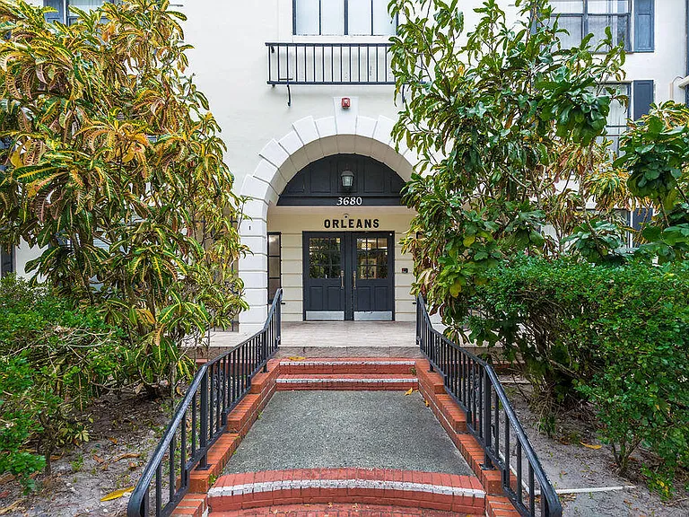 3680 Inverrary Dr #1V — Photo 24