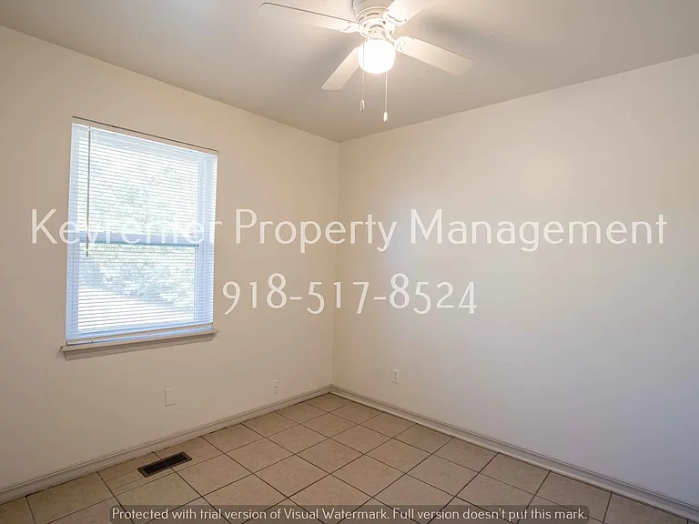 608 E Center St — Photo 11