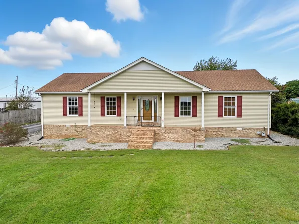 1021 Maple Grove Rd, Lafayette, TN 37083