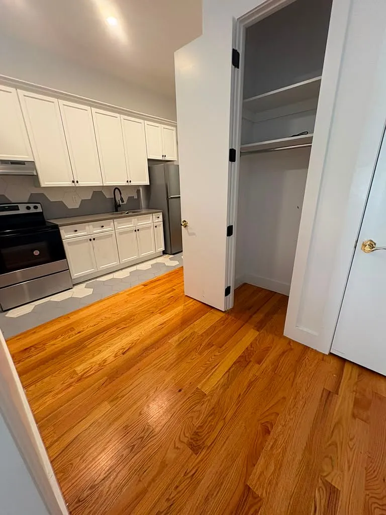 Studio, 1.0 bath, $1,900 — Photo 2