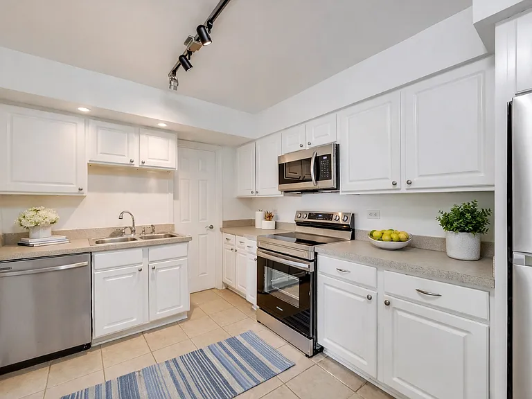 2230 S Goebbert Rd #144 — Photo 4