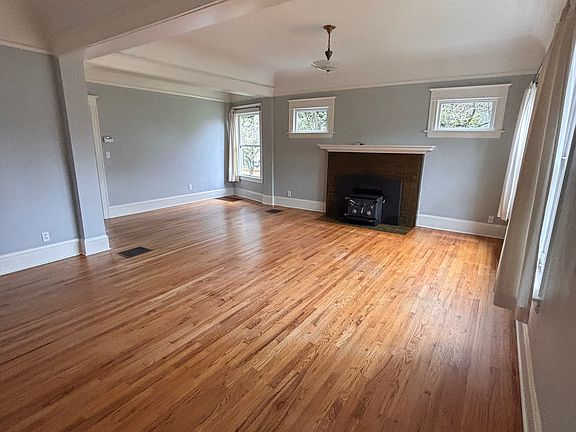 2nd image of 2528 SE Salmon St #A