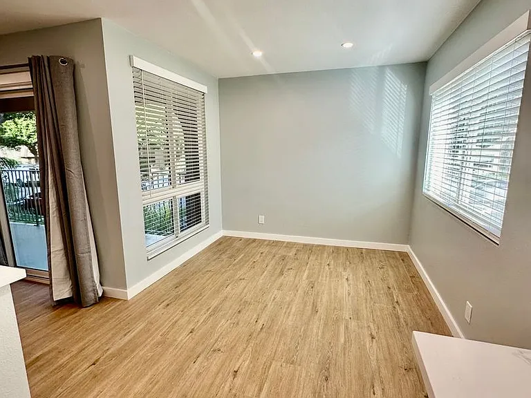 215 Euclid Avenue — Photo 9